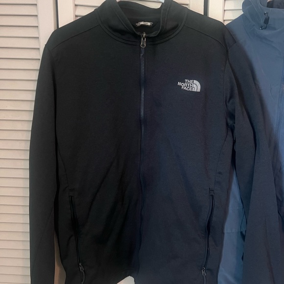 Like new 3 in 1 The North Face ski jacket - Picture 2 of 5